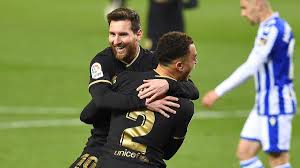 成鲜明对比 成鲜明对比